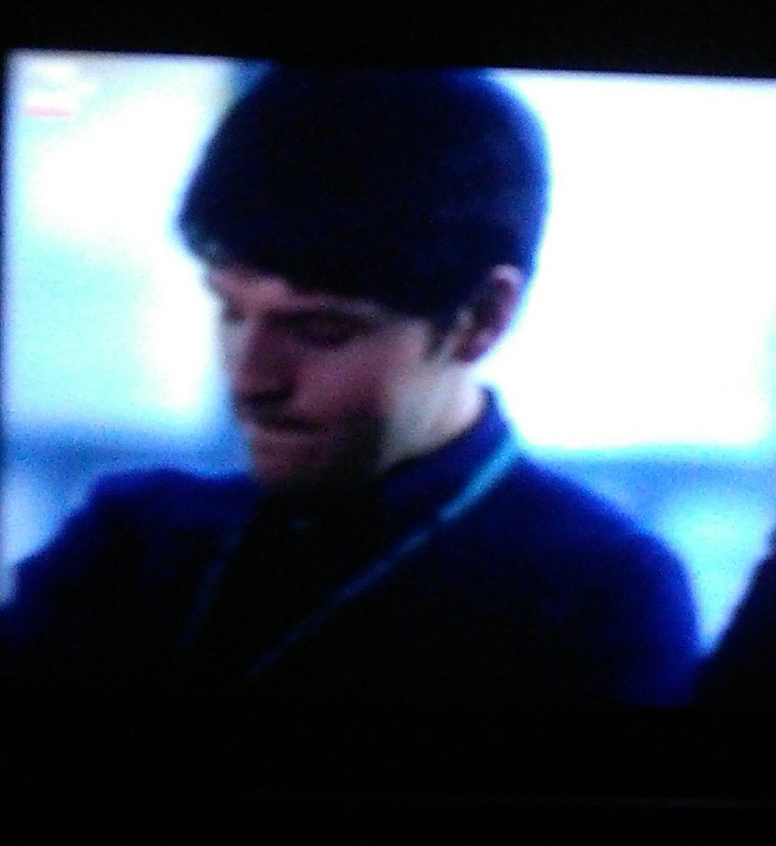 Supernova20333's tweet photo. Quattro splendide foto di Colin fatte ieri sera dalla tv. #ColinMorgan #Thefall3 #rai4 #meravigliosacreatura https://t.co/lBQDuTFXg1