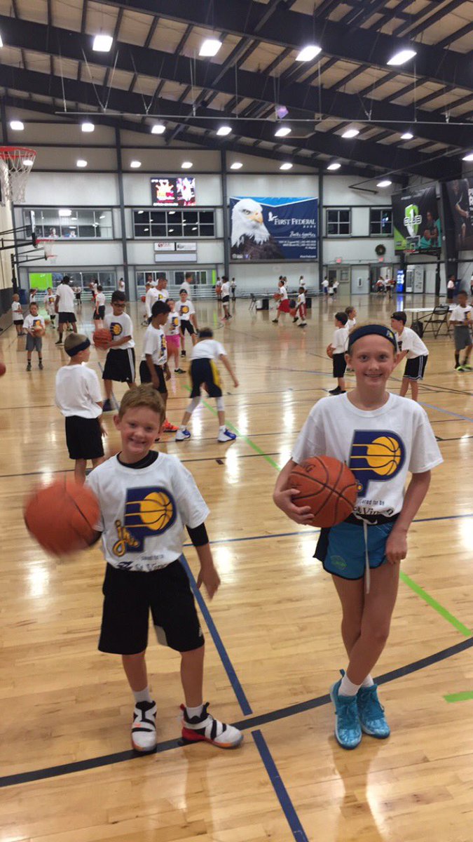 J_Hodgie88's tweet photo. Thank you @Pacers The kids had a blast! #JrPacers #DrDunk https://t.co/smkDmEO7HV