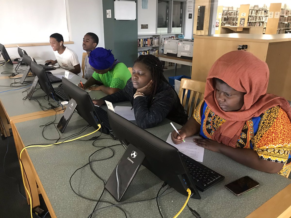 MYTURN1984's tweet photo. Our @mansd_nh CHS students spent the morning researching careers & learning about labor market information π»π§°π§¬ππ #YearRoundLearning #CareerReady #PostSecondaryPlanning #SYEP #WeLoveData https://t.co/ySy2YsZGnz