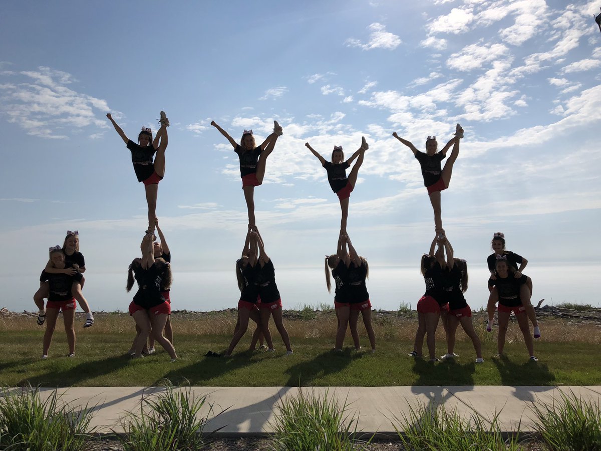 GrantCheer's tweet photo. That’s a wrap for Carthage Camp!!   👏🏽👏🏽 Varsity is walking away with tons of skills, a stronger bond, and some great memories!  🎀 Thank you to all of the NCA instructors @NCAupdates who helped us achieve our goals! ❤️  

#WeAreGrantVarsity 
#UnityDiligenceHonor https://t.co/HBX2dITUaB