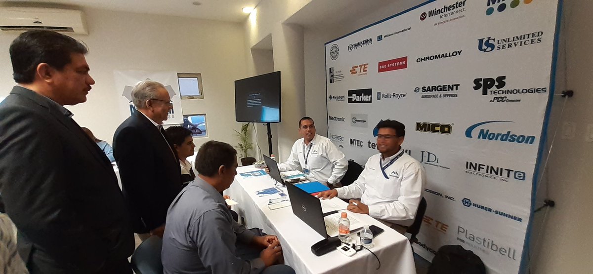 STSonora's tweet photo. Con la participación de 20 empresas y mas de 500 vacantes, inaugura el @LicHoracioV, secretario del trabajo en compañia de @gabrielzepedav, la Expo Empleo CANACINTRA 2019. https://t.co/lDrR0IH1UW