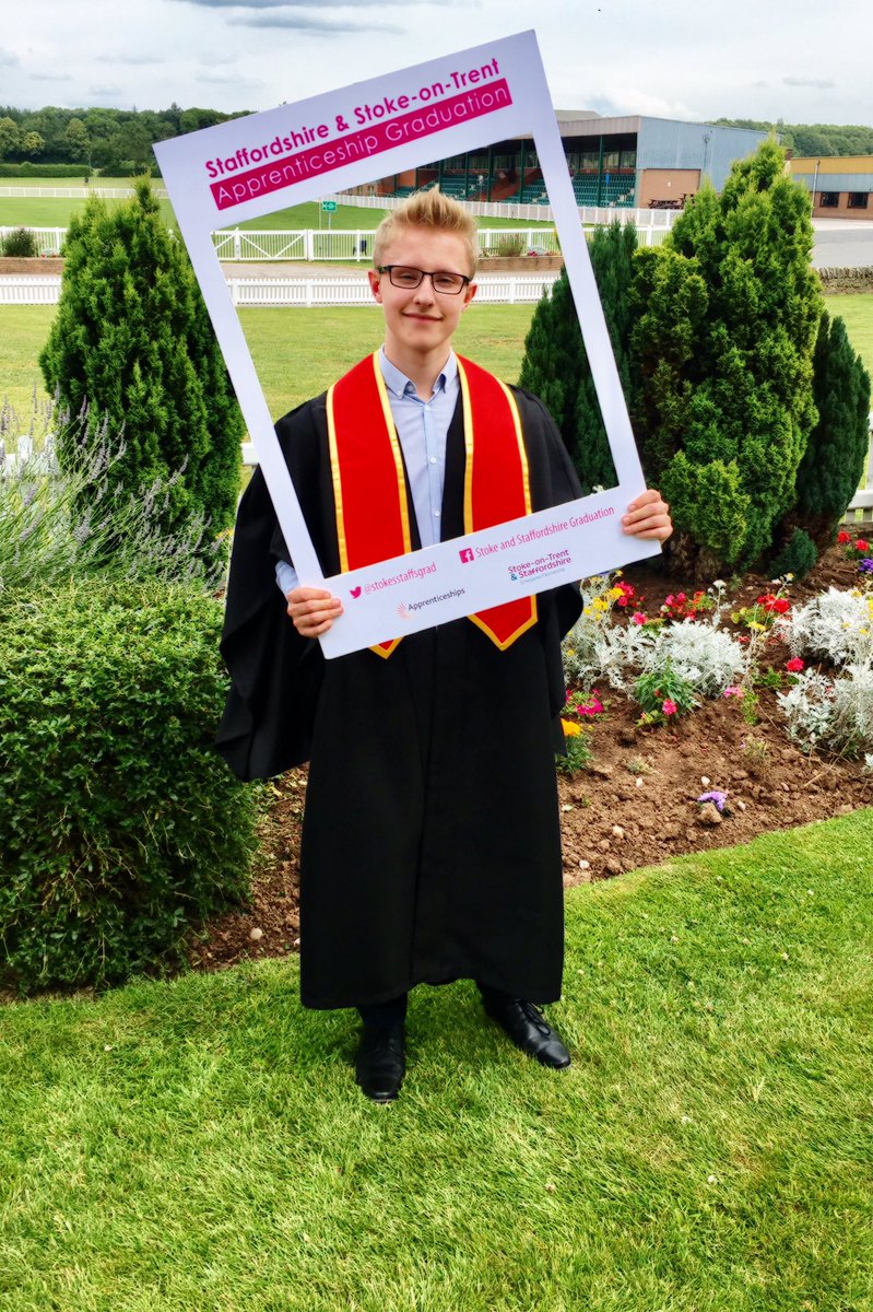 SusanMaPlant's tweet image. @StokeStaffsLEP #ApprenticeGraduation @PM_Training Congratulations to all the apprentices this year🎓🍾🥂 ...especially my son Sam! #ProudMum #AdvancedApprenticeshipSuccess