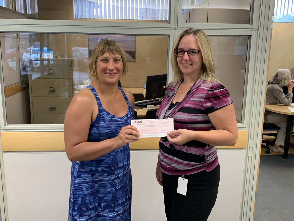 parkviewsd83's tweet photo. Thank you Sicamous SASCU for your generous donation to our Food for Thought breakfast program! Your ongoing support is so appreciated #SASCU #foodforthought @sd83schools https://t.co/wto3ver1zY
