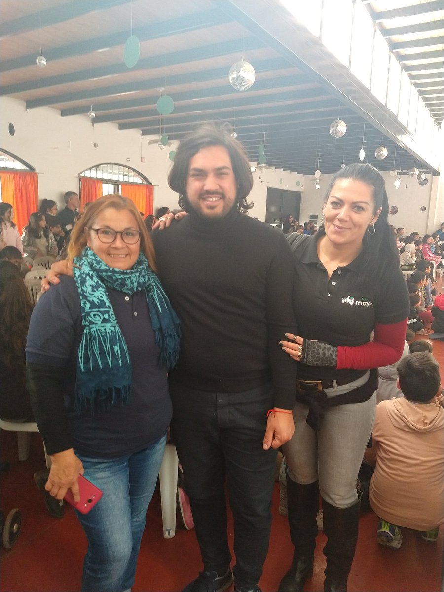 FedeAroma's tweet photo. Seguimos con la #CaravanaCultural de @MaipuMunicipio recorriendo cada rincón del departamento. Hoy compartimos junto a las familias de #Lulunta. https://t.co/r5Ra2vc7YJ