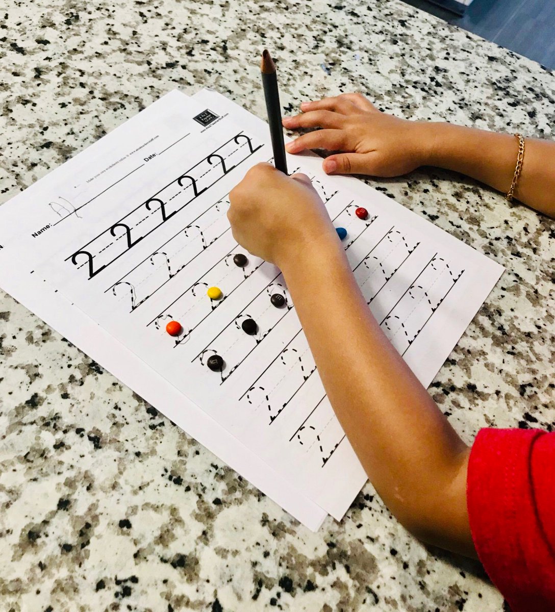 _LearningCloset's tweet image. Teaching our little ones to count is one thing, but making sure they can recognize their numbers is another. Check out my post to find out how I helped my son learn and recognize his numbers along with his alphabet! Check out link for great # tracing sites
learningcloset.com/starting-numbe…