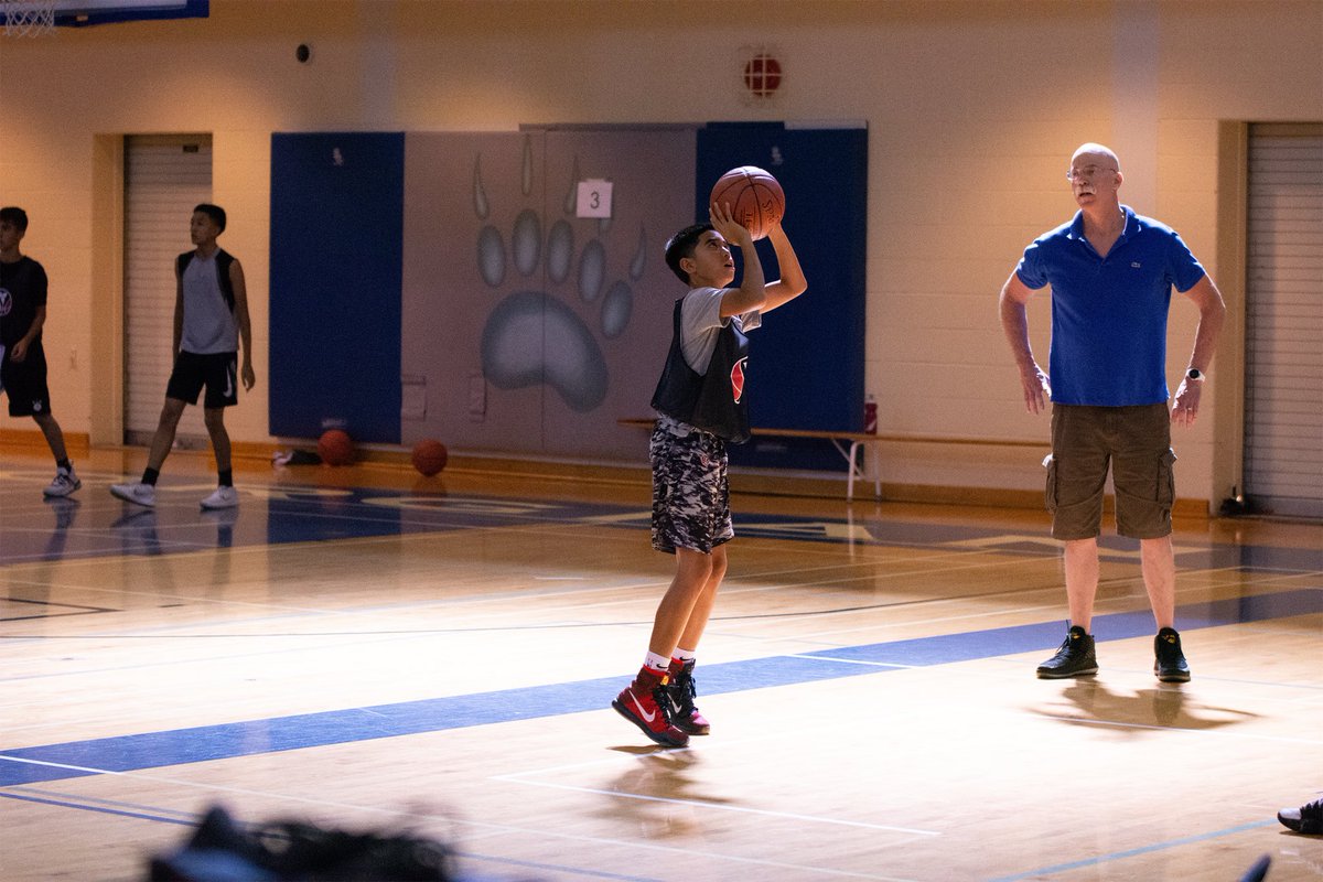 OBABBall's tweet photo. U14 Boys | Day 1
• Skill Stations
• Leadership Talk
• Team Building
• Fitness
#OSDP2019 #OntariosVeryOwn https://t.co/Z6vrmmRmjQ