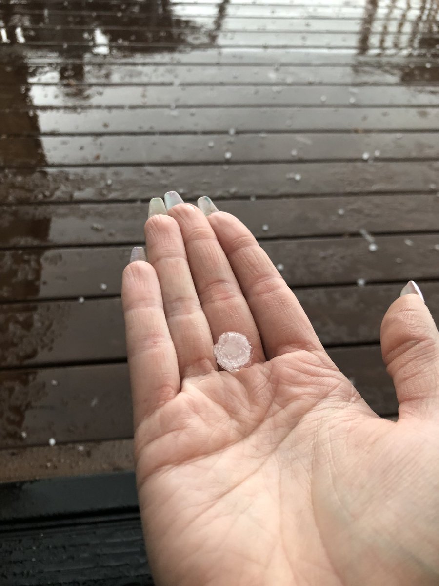 Manda199's tweet image. Hailing in the NE of the city just off manning 😧@joshclassenCTV