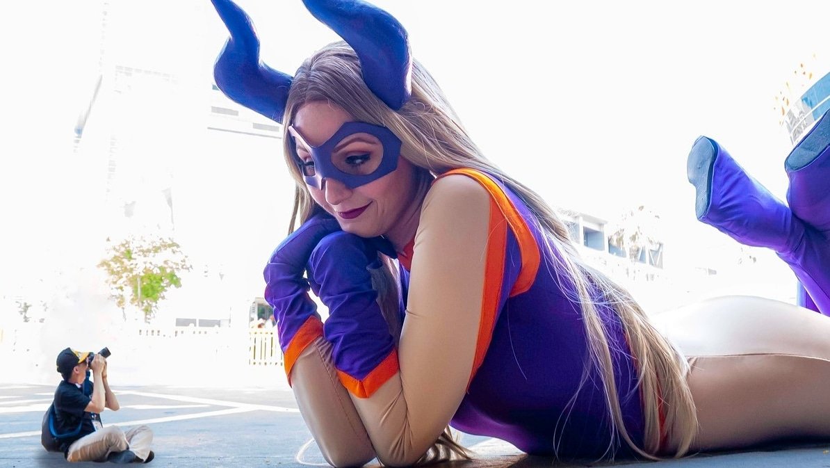 RileyCaptures's tweet photo. I don't know if you can have a bigger #wcw than #MtLady!📸 @AnimeExpo @justsexycosplay #perspective #AnimeExpo #MyHeroAcademia #viewbugfeature #ocphotographer #cosplay https://t.co/ZavOA25rKc