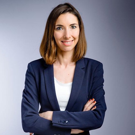 Performance_13's tweet photo. Julie Bonamy, Directrice de la Stratégie et du Plan de la Compagnie de #SaintGobain depuis 2017, est nommée DG Indonésie, Malaisie, Singapour. Julie Bonamy, VP Corporate Strategy for the Group since 2017, is appointed CEO Indonesia, Malaysia and… https://t.co/5ZgVkSvajl https://t.co/oJ91tJtEV6