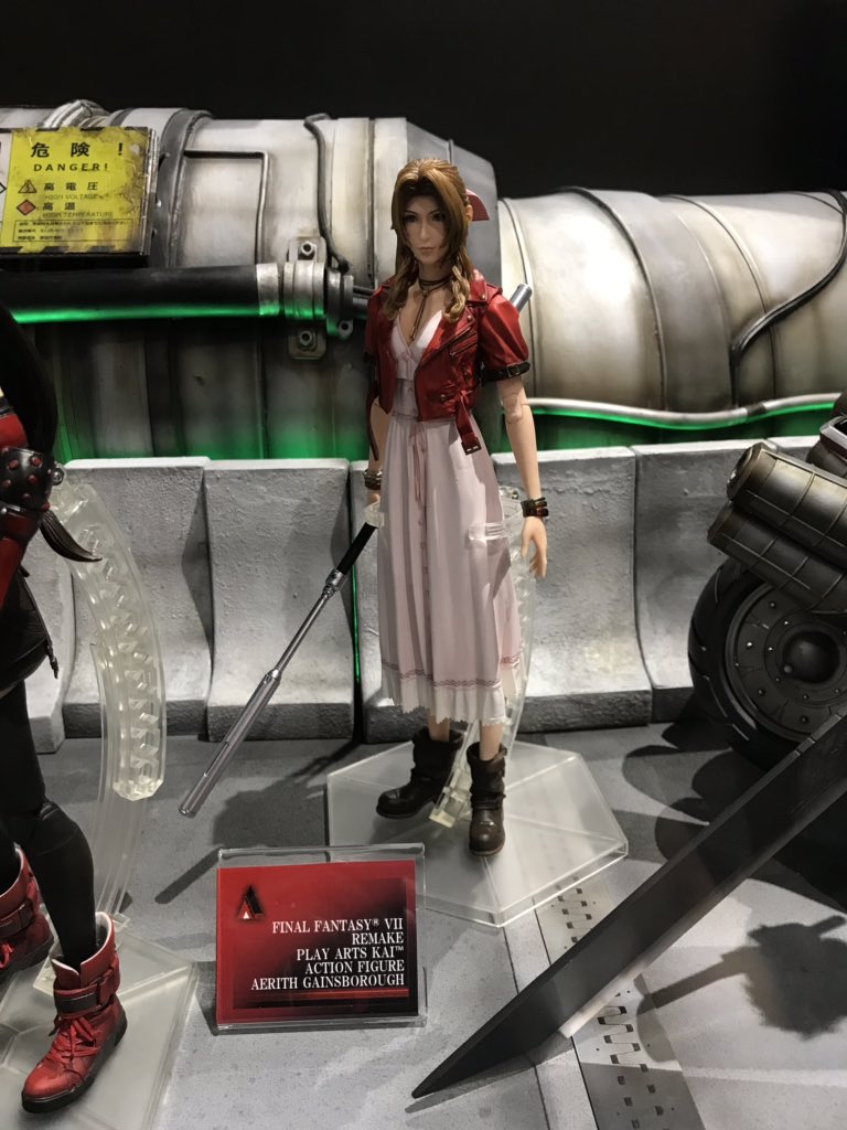 aerith play arts kai