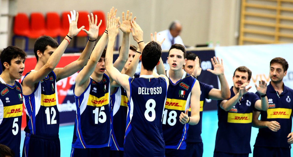 trentinovolley's tweet photo. Europeo U17 a #Sofia, l'#Italia dei gialloblù #DellOsso (9 punti), #Parolari (7) e #Polacco (3) sconfitta 1-3 dalla #Russia nella quarta partita del suo torneo. Giovedì alle 17.30 sfida alla #Grecia
#TRENTINONELCUORE https://t.co/7OdLoTDDtf