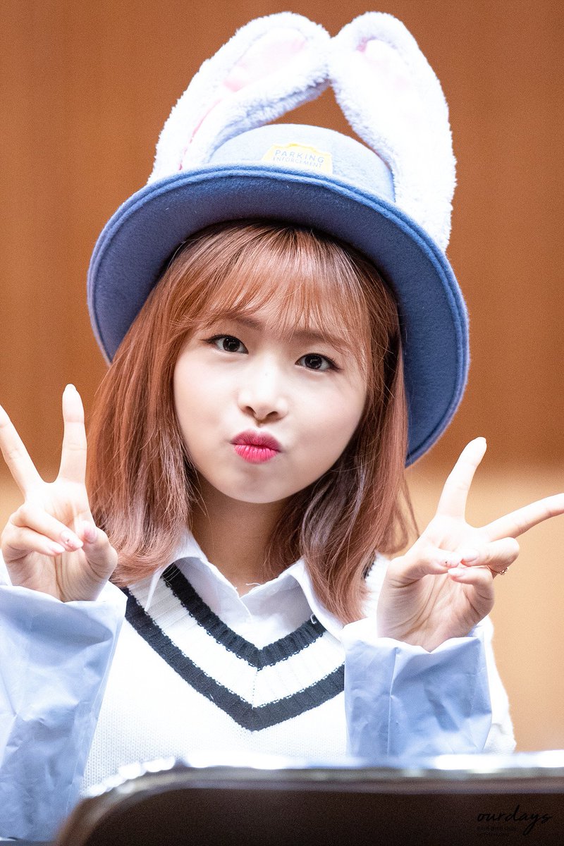 chaewonarchive's tweet photo. 171029 https://t.co/XcrMefnN0O