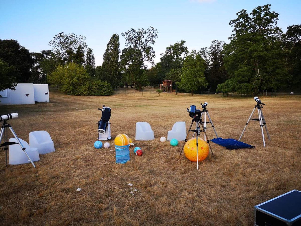 Francas33's tweet photo. Soirée astronomie au Haillan pour terminer une formation #PetiteOurse de 15 enfants du centre de loisirs Bel Air. Ce soir on verifie nos connaissances et on profite d'un ciel dégagé ! @afastronomie https://t.co/eb4iFrbpHP