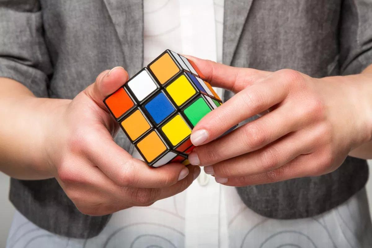 shvaikovsky's tweet photo. #RubikCube proves #AI isn’t always best at #computational tasks. Aficionados know that it can always be solved within 20 moves or less while #DeepCubeA needs an average of 21 moves. #MIT’s #min2phase (traditional computational method) beat the #AI
https://t.co/KbSCf0VdX6 https://t.co/07MsSb9hra