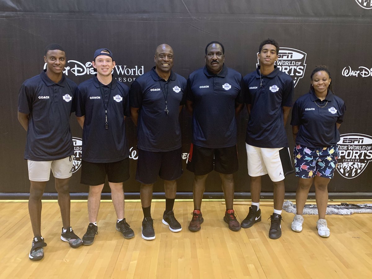 AAU_Basketball's tweet photo. Thanks to our volunteer coaches for the 2019 AAU Legends Camp. #AAUBasketball #AAUBBallNatls https://t.co/bh2Xi1kbup