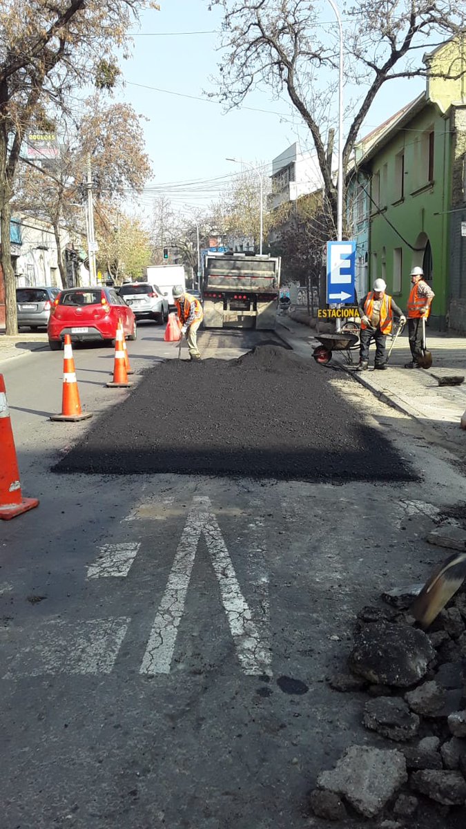 urba_social's tweet photo. ¡El #PlanMaestroBellavista está en marcha! Paso a paso queremos cambiarle la cara al Barrio Bellavista, junto a @Muni_Recoleta y #RedMegacentro
Conoce las acciones que se proponen, y cómo puedes sumarte.
PLAN MAESTRO 👉🏽https://t.co/fhj9DqXPRn
📩 planmaestrobellavista@recoleta.cl https://t.co/kn0etjlt1G
