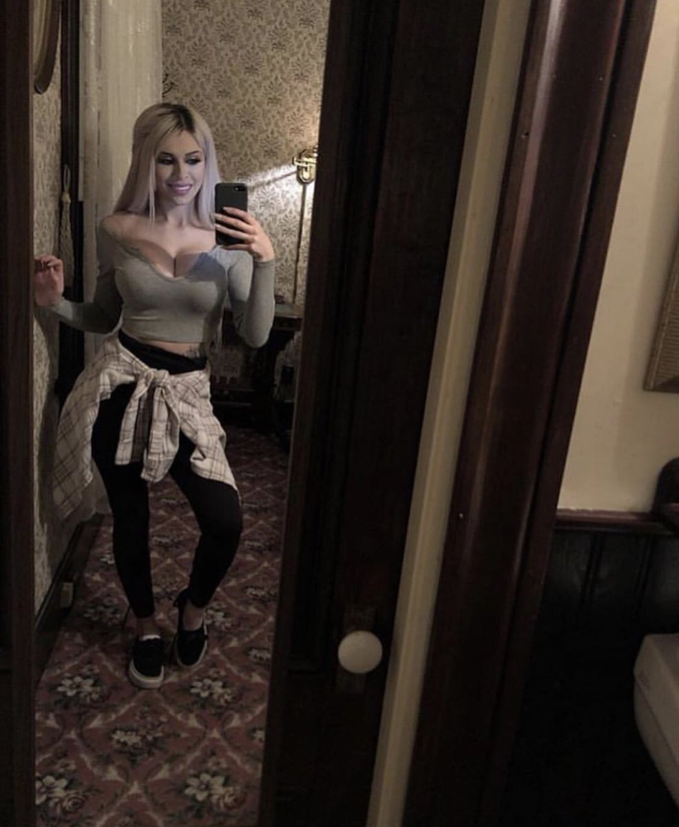 NikkiCumtribute's tweet photo. Let’s see how big my fellow followers are, 🍆 in the comments 🤤 https://t.co/8xmGpiBqHL
