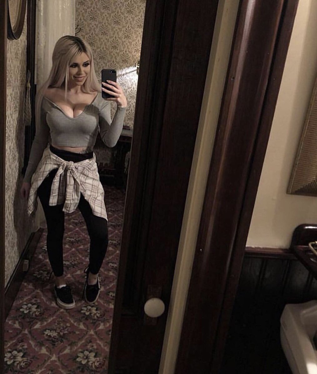 NikkiCumtribute's tweet photo. Let’s see how big my fellow followers are, 🍆 in the comments 🤤 https://t.co/8xmGpiBqHL