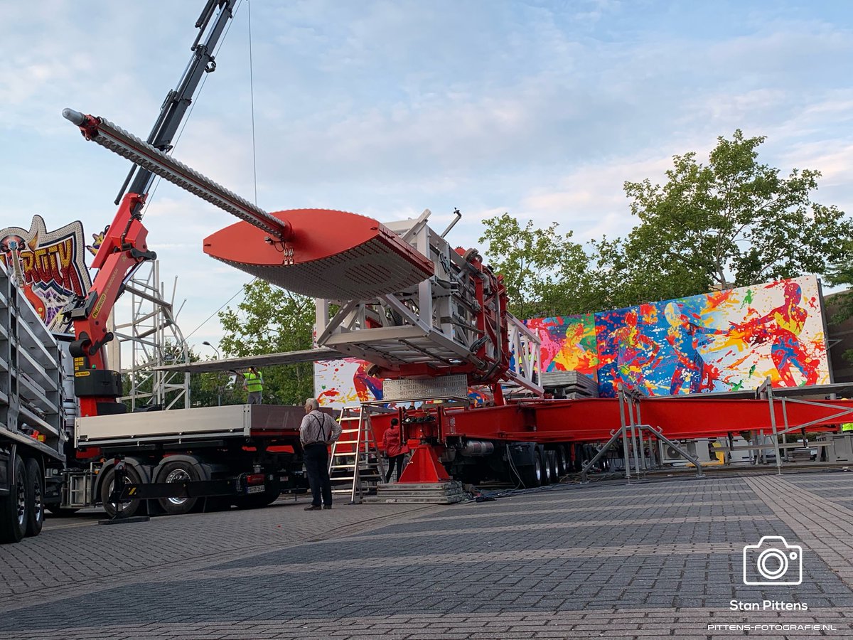 PittensStan's tweet image. Vanavond even rondje gemaakt over de kermis in Uden vrijdag start om 16:00 uur de @KermisUden