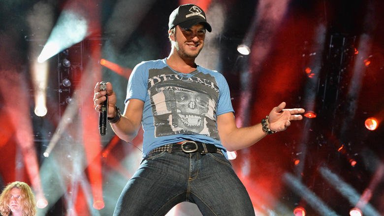 The birthday boy can shake it! Happy Birthday Luke Bryan  