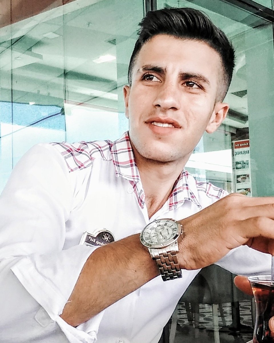 Şuan Senle Onun Arasındayım ya sen al yanına yada onu al benim yanıma..