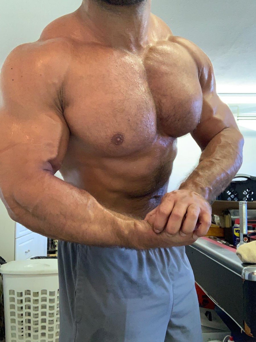 PA_Sissy's tweet photo. Say hi to the new #DomoftheWeek, @youngmuscleboss Thor98!
#Young, #HUGE, and #Dominant... but also smart and a #pilot βοΈ (is this really true, @youngmuscleboss?)
Oh, and are you seeing that #Chest? And π!?
#findom #cashmaster #cashfag #cashrape #Pecs #yuuuge https://t.co/in39vfBNOc