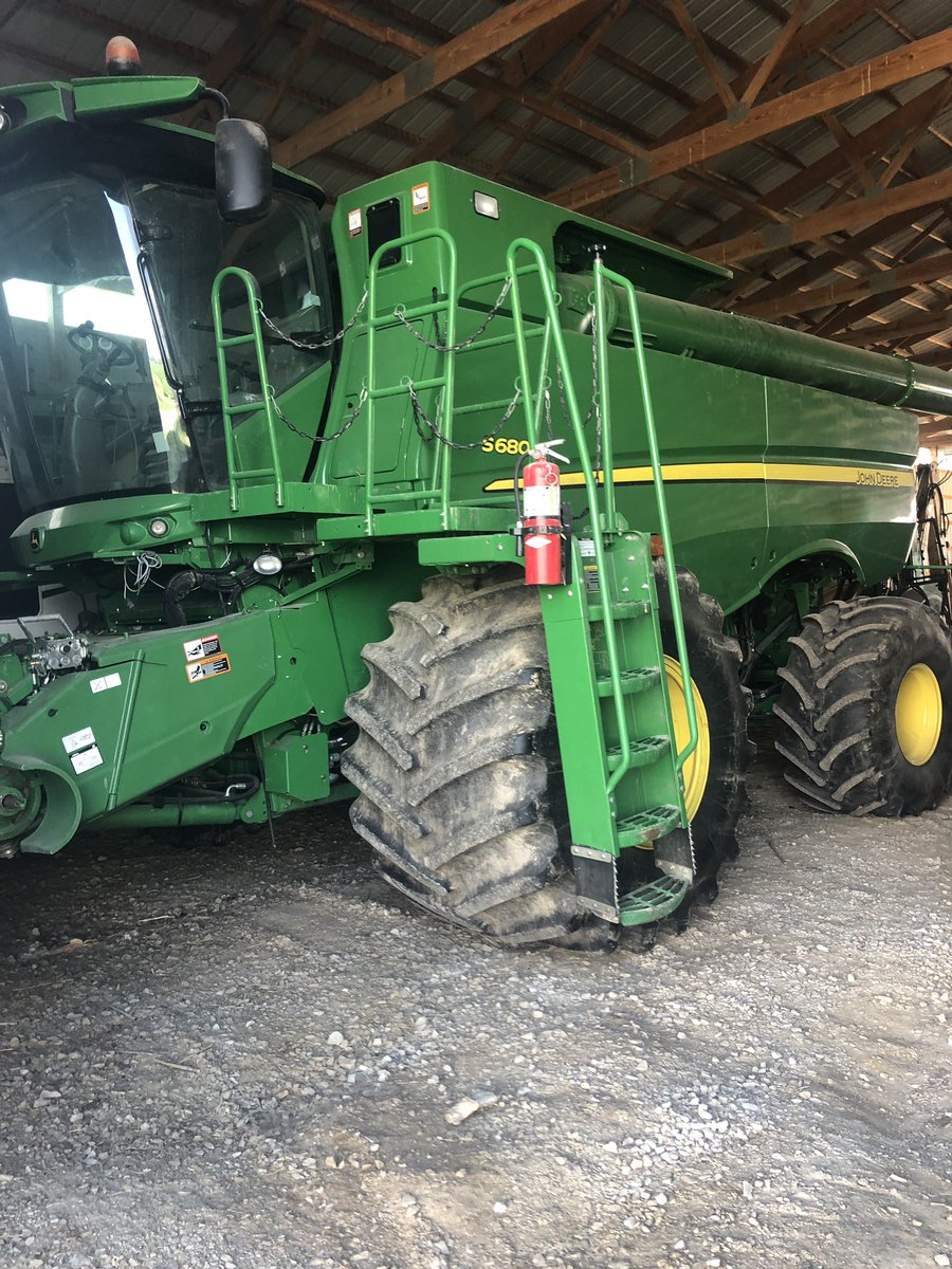 For Sale:  2013 S680 1960/1480 hrs, Floaters, 4wd, power folding hoppers, 26.5’ auger, 2630 and 3000 globe included. DM for more info. Asking $163,000. RT appreciated.