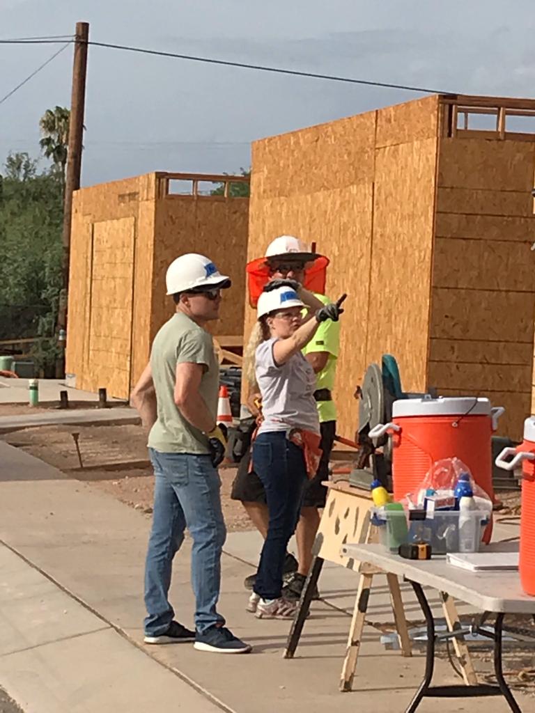 DunBradstreet's tweet photo. The Arizona heat ๐ฅ didn't stop us from working with @HabitatTucson! #TeamDNB #DNBDoGood https://t.co/X0EFHJdmcZ