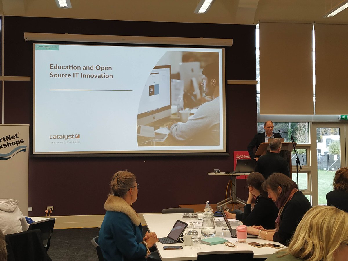 First session for the day with Paul Stevens, GM, The Open Knowledge Group, @CatalystNZ on #education and #OpenSource IT Innovation. "In open source we've really embraced the community; not just at the technical level but at the user level as well."
#DisruptiveInnovation 
#ELF19NZ