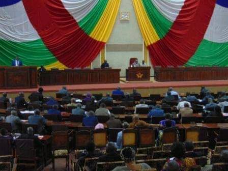 fiacre_salabe's tweet photo. #CARcrisis: Les résultats du rapport d'enquête de la commission parlementaire accablent plusieurs élus de la nation dont, #JMMandaba de #Bamingui Pdt de la commission ressources et production. 8 centrafricains sur 10 demandent la levée de l'immunité parlementaire. @TOUADERA2015 https://t.co/PveqSzsDY0