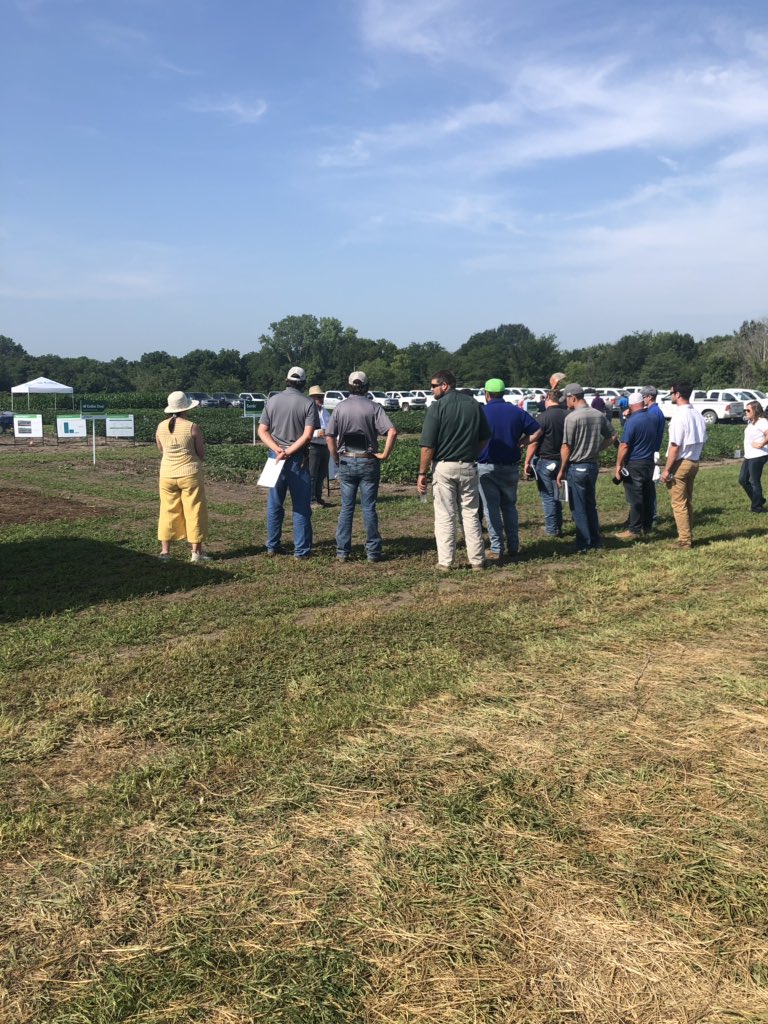 MaxCropProtect's tweet photo. Been a fun and hot week training folks on the Enlist system in Holden, MO.  Thanks to everyone who has come out so far! @nod_ky @CortevaUS @EnlistOnline @Ellis1972Jeff https://t.co/I4hAyAweCn