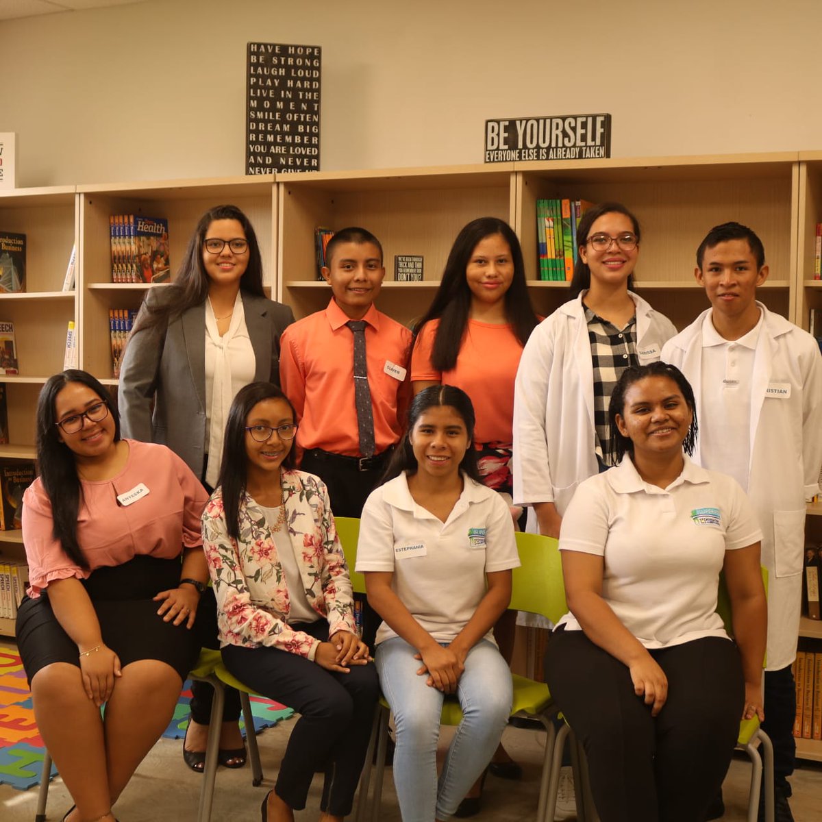¡Se llegó el día de la Feria de Logros!🏁 Ahora los jóvenes del Centro <a href="/superatemotta/">Centros ¡Supérate! Fundación Alberto Motta</a> La Chorrera 🇵🇦 nos comparten sus habilidades en el dominio del idioma inglés💬, informática💻y lo aprendido en el área de valores en sus 2⃣primeros años ¡Supérate! #Expo2019 #SomosSupérate