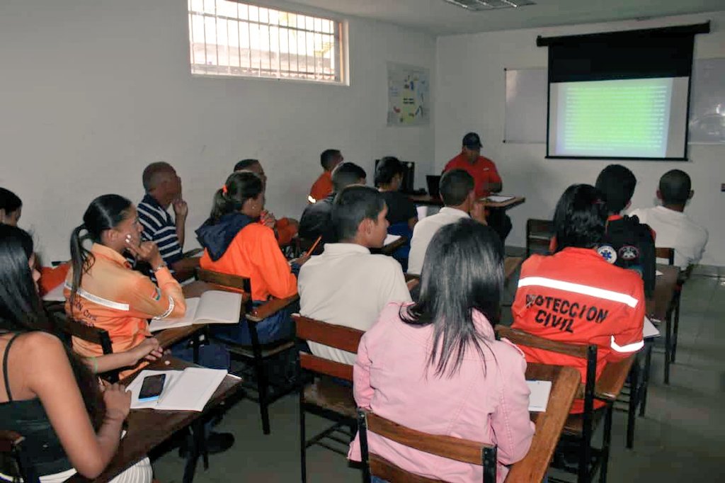 Altos Mirandinos: por iniciativa de la alcaldía del municipio Carrizal se dictó el I taller de Meteorología, en la Universidad Nacional, Experimental de la Seguridad (UNES) Carrizal, estado Miranda