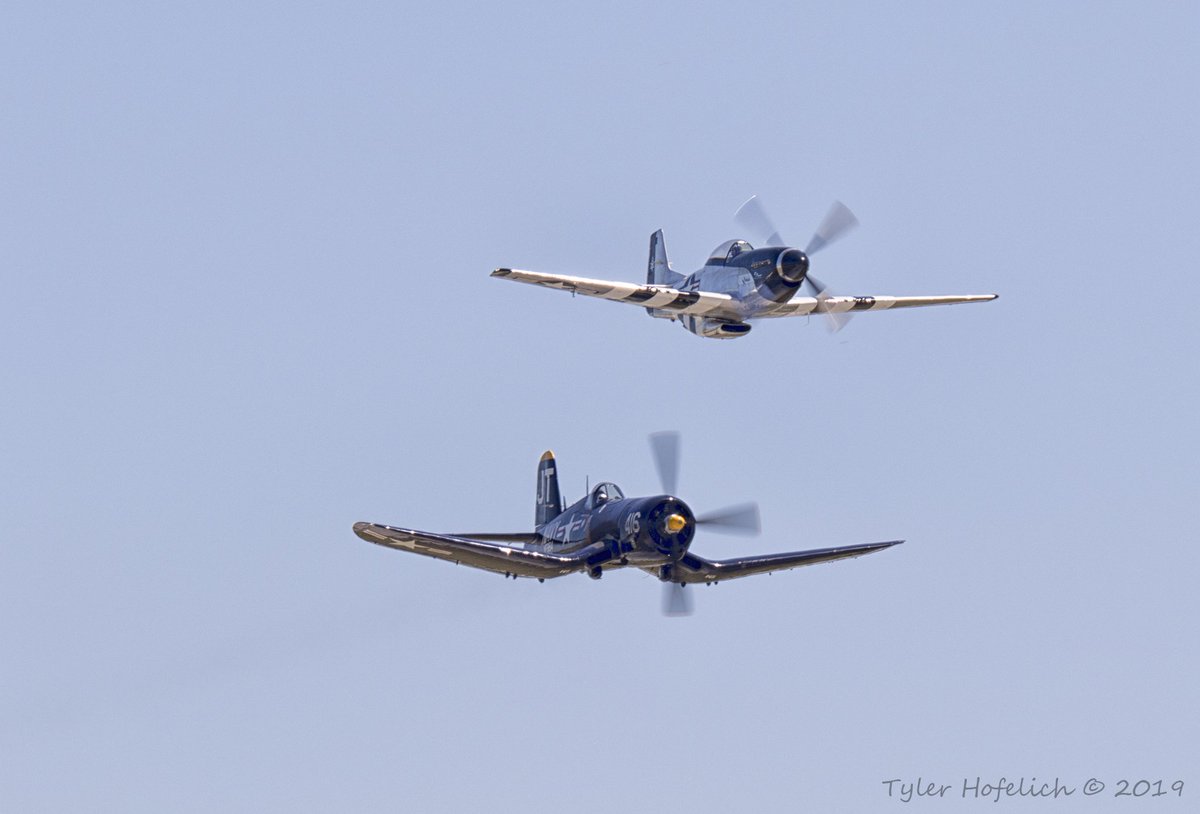 T_Hofelich's tweet photo. A little prop action @ToledoAirShow a stunning F4U Corsair and P-51D Mustang teamed up for some #classof45 flybys. @flytol @NewsAirshow @Airshow_360 @wunderflugcom #canonphotography #Ohio #airshow https://t.co/LxTOHFcgqK