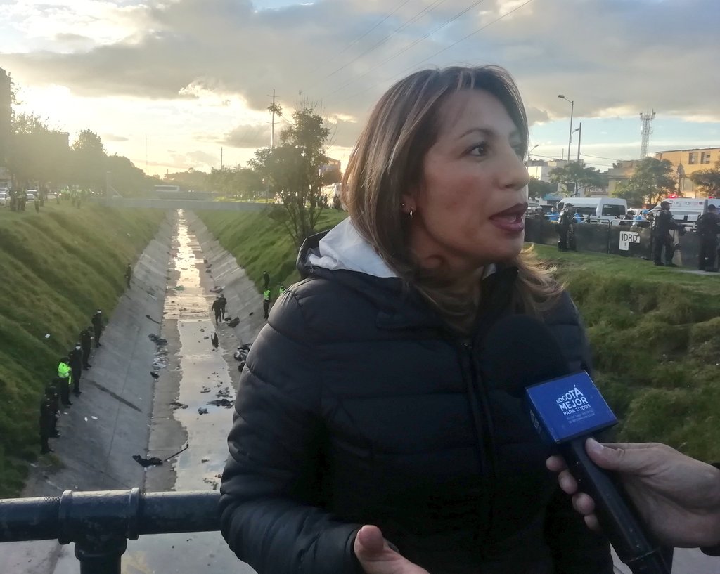 integracionbta's tweet photo. "Este es el principio de la recuperación del Canal de la Sexta con 30, agradecemos a la Secretaría de Integración Social porque nos han escuchado." - Claudia Dimas, residente de la localidad. https://t.co/1BmjacqmLz