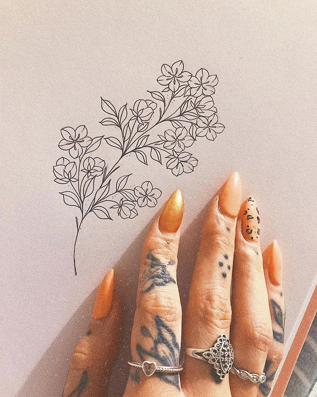 jherellejay's tweet photo. Doodling before bed and realising I really need to get my nails done 💅🏻 🖤 . . #drawing #flowers #sketchbook #fineliner #pen #doodle #floral #botanical #illustration #tattoo https://t.co/6tiW9CKBt0 https://t.co/nxN3dtCr7j