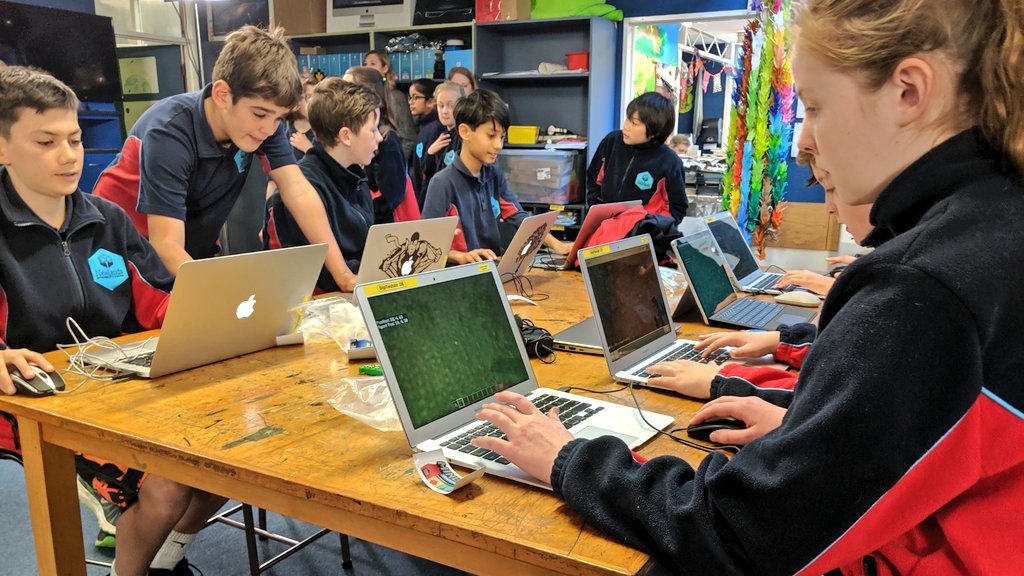 PlayCraftLearn's tweet image. We&apos;re excited to be at @NewlandsInt in Wellington, New Zealand, for a Minecraft #HackMini. Students are building mashups with #MinecraftEdu and other creative digital tech. 💻⛏️ Teams are modding mobs, building sky castles, making resource packs and more! #TeAoMaori