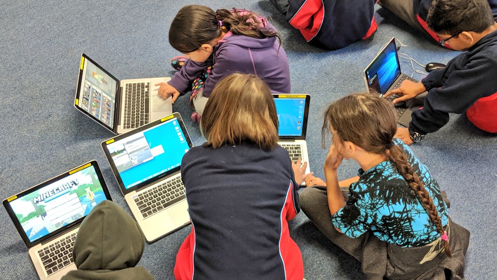 PlayCraftLearn's tweet image. We&apos;re excited to be at @NewlandsInt in Wellington, New Zealand, for a Minecraft #HackMini. Students are building mashups with #MinecraftEdu and other creative digital tech. 💻⛏️ Teams are modding mobs, building sky castles, making resource packs and more! #TeAoMaori