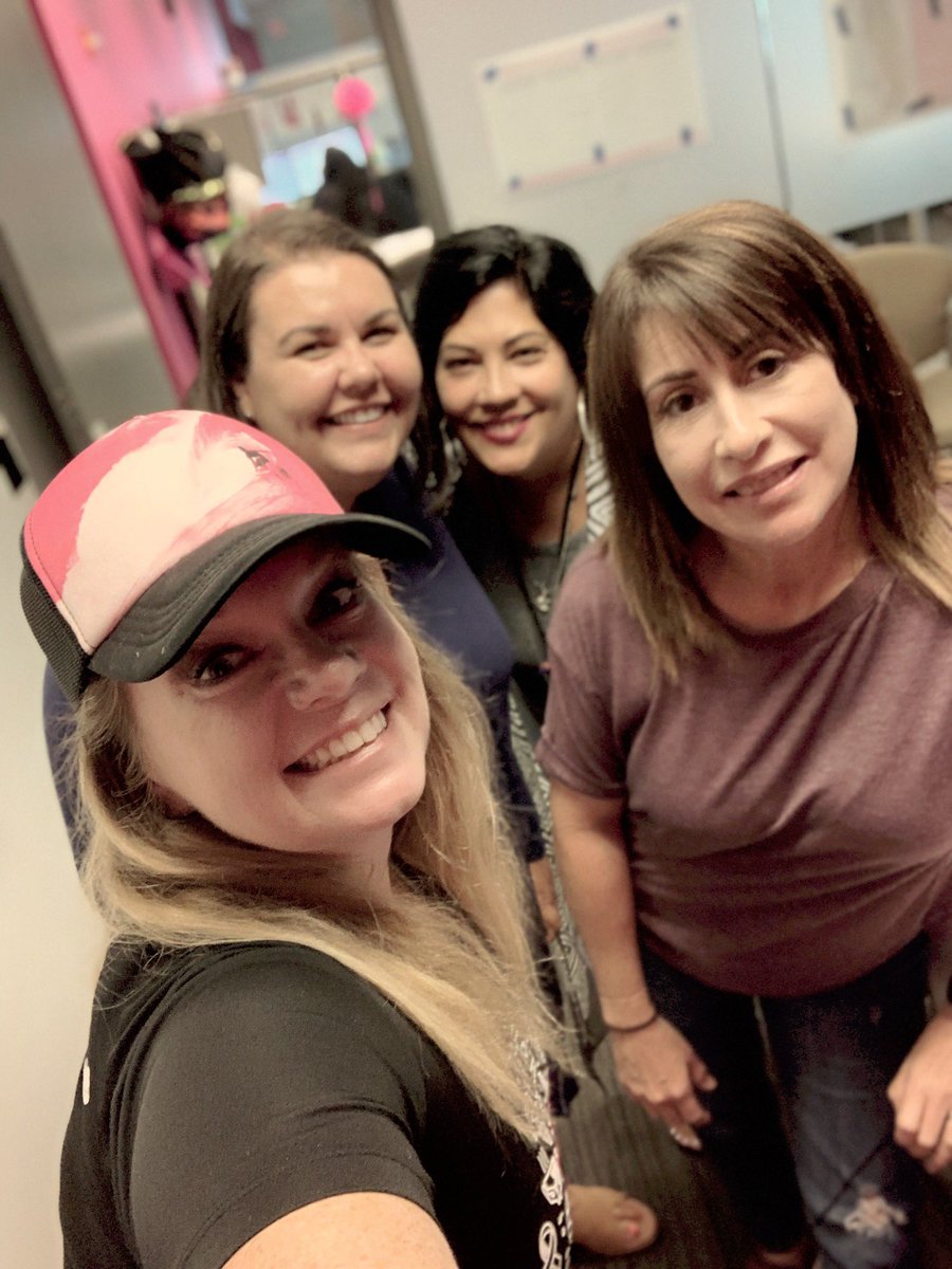 We may have changed roles but we will always be part of the OG Tampa #1HR crew. Watched each other grow and watched our kids grow UP together... All because people wear Magenta @tmobilecareers @MagentaMelissa @sscanlon11 @CandelarioMyrna  Missing is @Adriana_Goden 😉