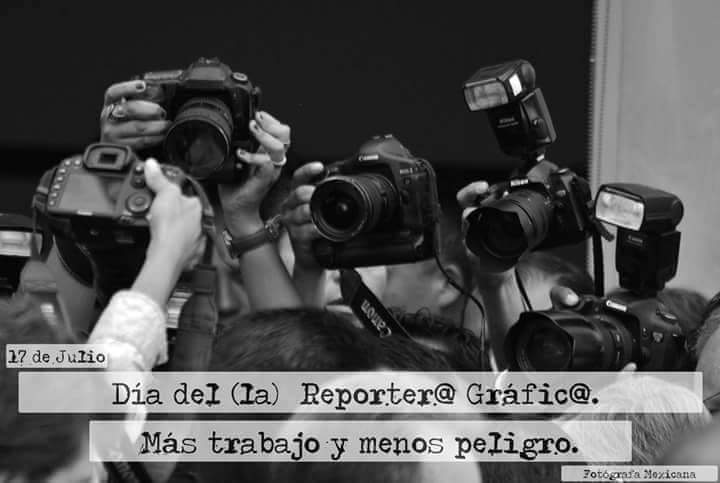 fotografasmex's tweet photo. Porque cada día consumimos imágenes que acompañan a las noticias y viceversa, felicitamos a todos los auténticos #fotoperiodistas que gastan suela, se queman la piel no sólo  por orden, sino por convicción  propia para mostrar historias que pasan desapercibidas. https://t.co/nN7BnGS27Z