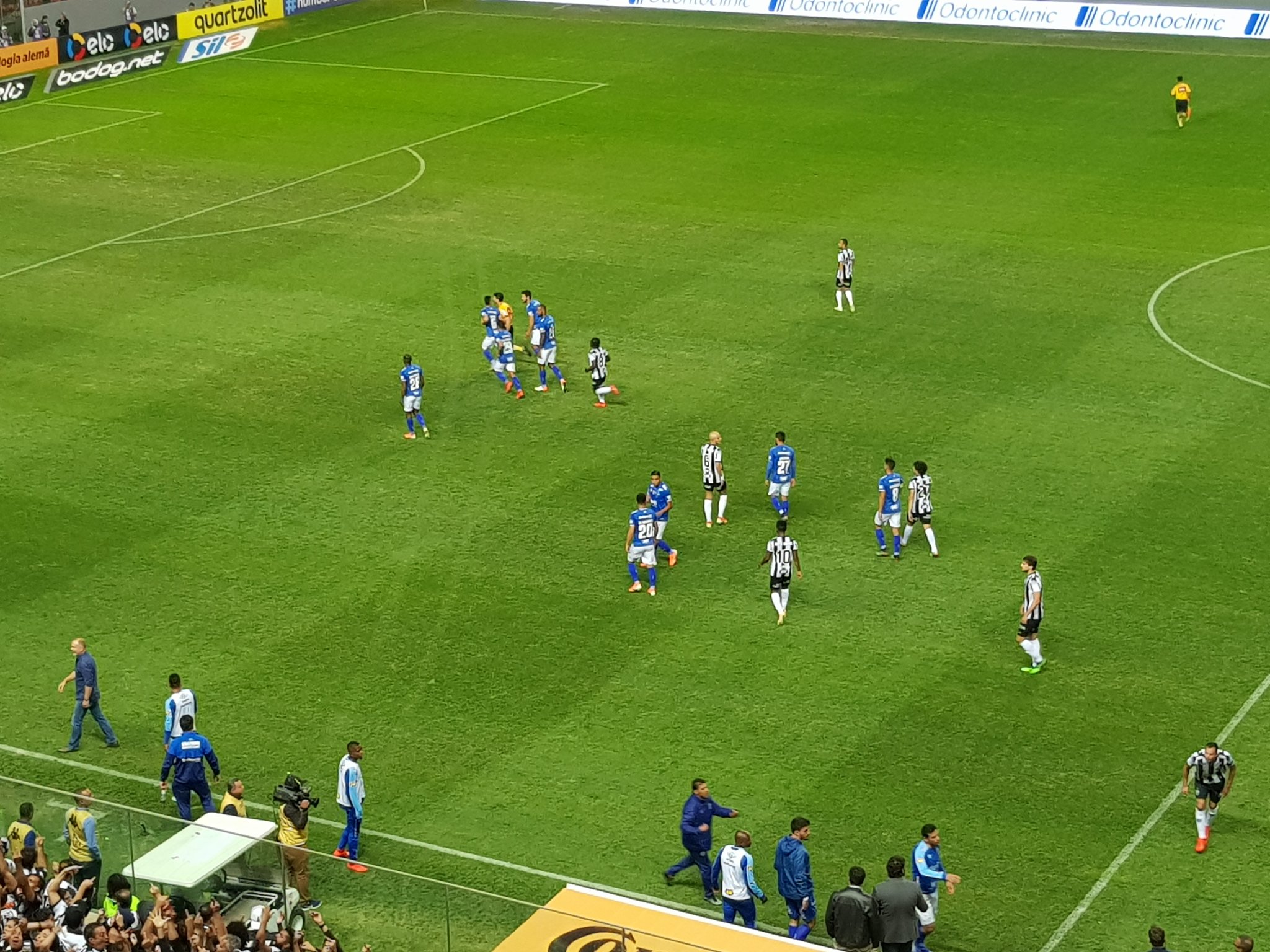 [Comente] Gol da raposa anulado!