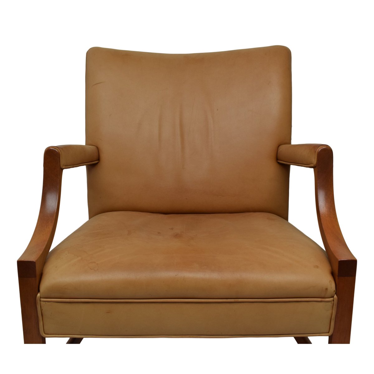 webbsmidcentury's tweet photo. SUMMER SALE! An armchair by Ole Wanscher produced by A.J. Iversen. Worldwide delivery and VAT-free shopping for non-EU customers. #webbsmidcentury #olewanscher #olewanscherchair #ajiversen #danishchair #scandinaviandesign https://t.co/bJO0wHhWe9