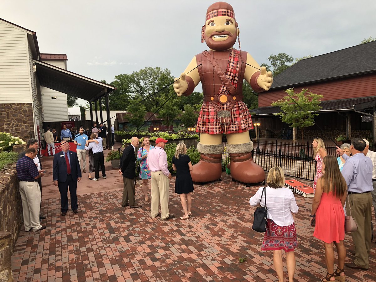 radford_alumni's tweet photo. Thanks to all of our #RadfordAlumni and @radfordu friends who came out to the last #HighlanderFamilyTour stop! What a grand finale it was!
We will see you on Aug 16 in DC at Radford Night at @Nationals Park!
Get your ๐ซ https://t.co/EcG41EXbSF
๐ธ https://t.co/ZsndksPS3h https://t.co/0cOq3rI9Lp