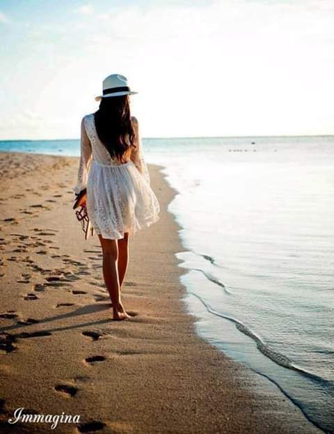 ilarysotgiu1's tweet photo. "Rallenta e goditi la vita.
Non è solo il paesaggio che perdi andando troppo veloce.
Perdi anche il senso di dove stai andando e perché."

Buongiorno 💕 https://t.co/MzfPj99ZKJ