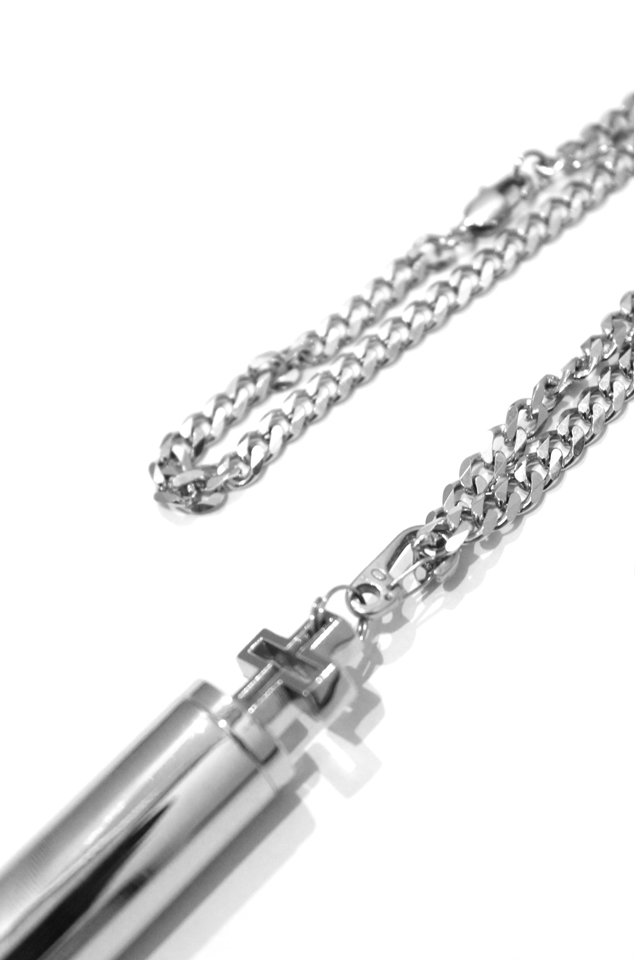 gyftparco's tweet photo. 【再入荷】

MINDAID - 薬莢ネックレス(細いチェーン)
12,500yen(+tax)

MINDAIDより人気アイテムが数量限定で再入荷致しました◎

MINDAID(マインドエイド)に欠かせない薬莢をモチーフにしたネックレスです。中には小物を入れることが出来ます。

数に限りがございます。気になる方はお早めに！ https://t.co/C79P7wkYKu