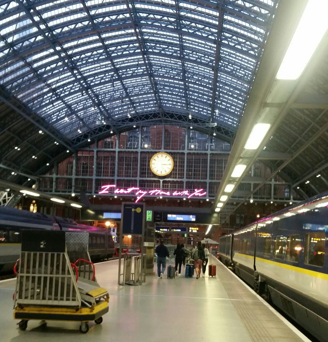 Laurenceb_comms's tweet photo. Up (very) early for a day of #meetings in #Paris
See you later @quantaflow_fr @Ecocompteur
#PR #europeanPR #property #retail #tech #proptech #smartcity #mobility https://t.co/UMP8lScdLP