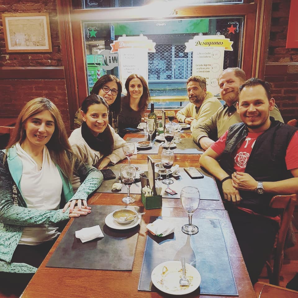 ElTrenCia's tweet photo. Parte del Tren empezando a festejar  el día del amigo !

#Felizdiadelamigo para todos los que formaron y forman parte de nuestro recorrido 💟

#Teatro #Rosario https://t.co/XIVn7uUZyS