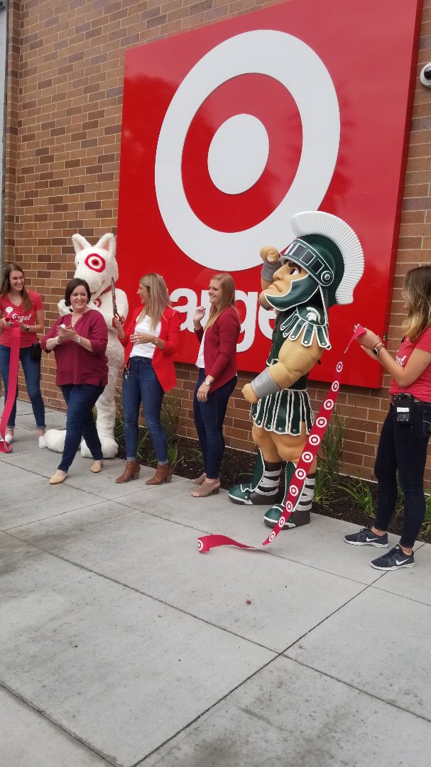 KatieStew3278's tweet image. Last night was so incredible! Thank you to all of you for all of your support! I am SO excited to be the SD of the very first small format store in Michigan and in a city that holds a special place in my heart! GO GREEN! 💚❤️ 🎯