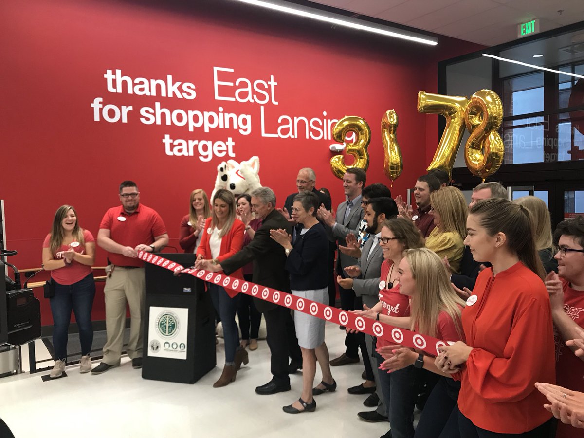 KatieStew3278's tweet image. Last night was so incredible! Thank you to all of you for all of your support! I am SO excited to be the SD of the very first small format store in Michigan and in a city that holds a special place in my heart! GO GREEN! 💚❤️ 🎯
