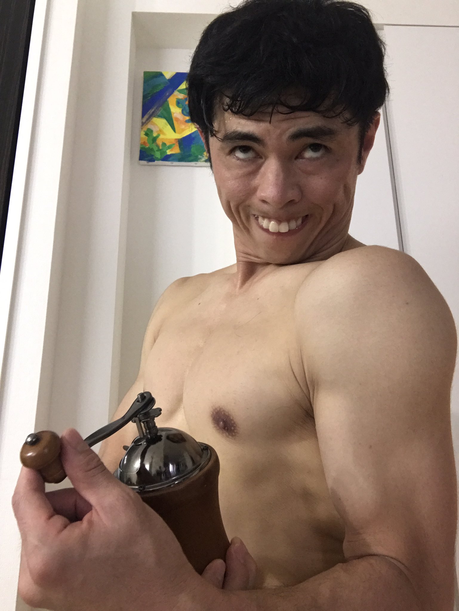 Twitter पर 小島よしお おはピーヤ 比べるのは人とじゃねえ 自分とだ そんなの関係ねえ 今日も元気にモリモリバッコーン